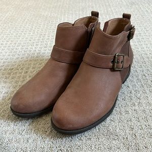 Vionic leather ankle boots like new